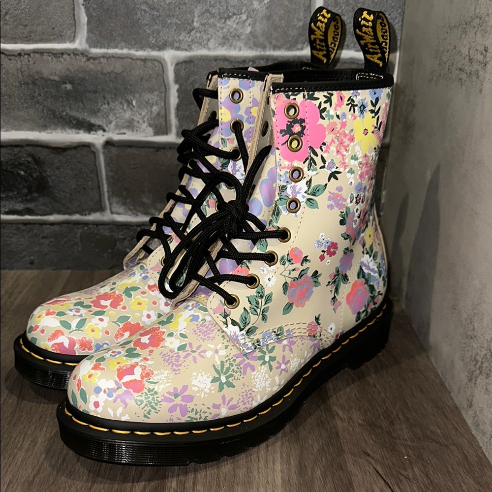 Dr. Martens Floral Mashup 1460 8-Eye Boot - Women’s size US 9, NWOT